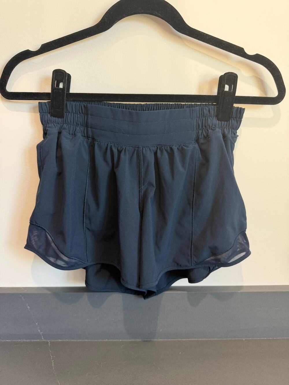 Lululemon Hotty Hot Short II 4" Blue Low Rise Running Workout Shorts Size 6